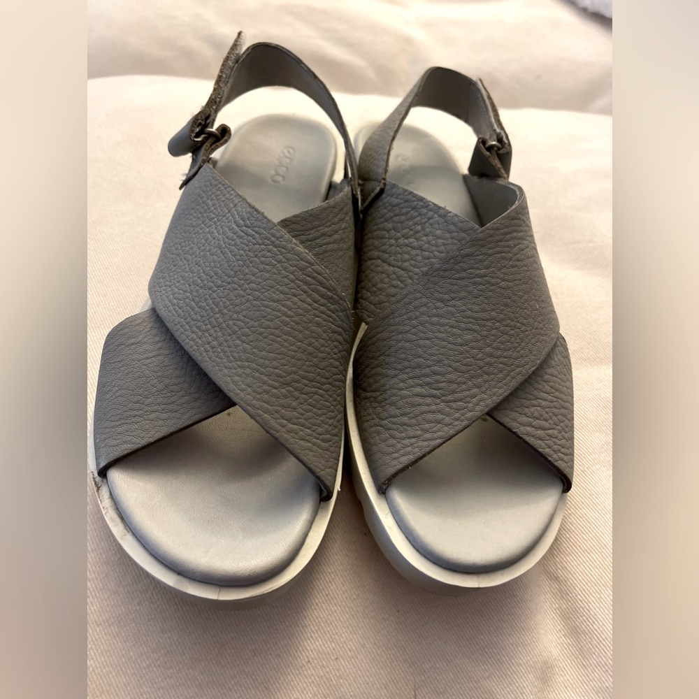 Women’s ECCO Wild Dove Trento Freja Leather Sandals Size 8 US!